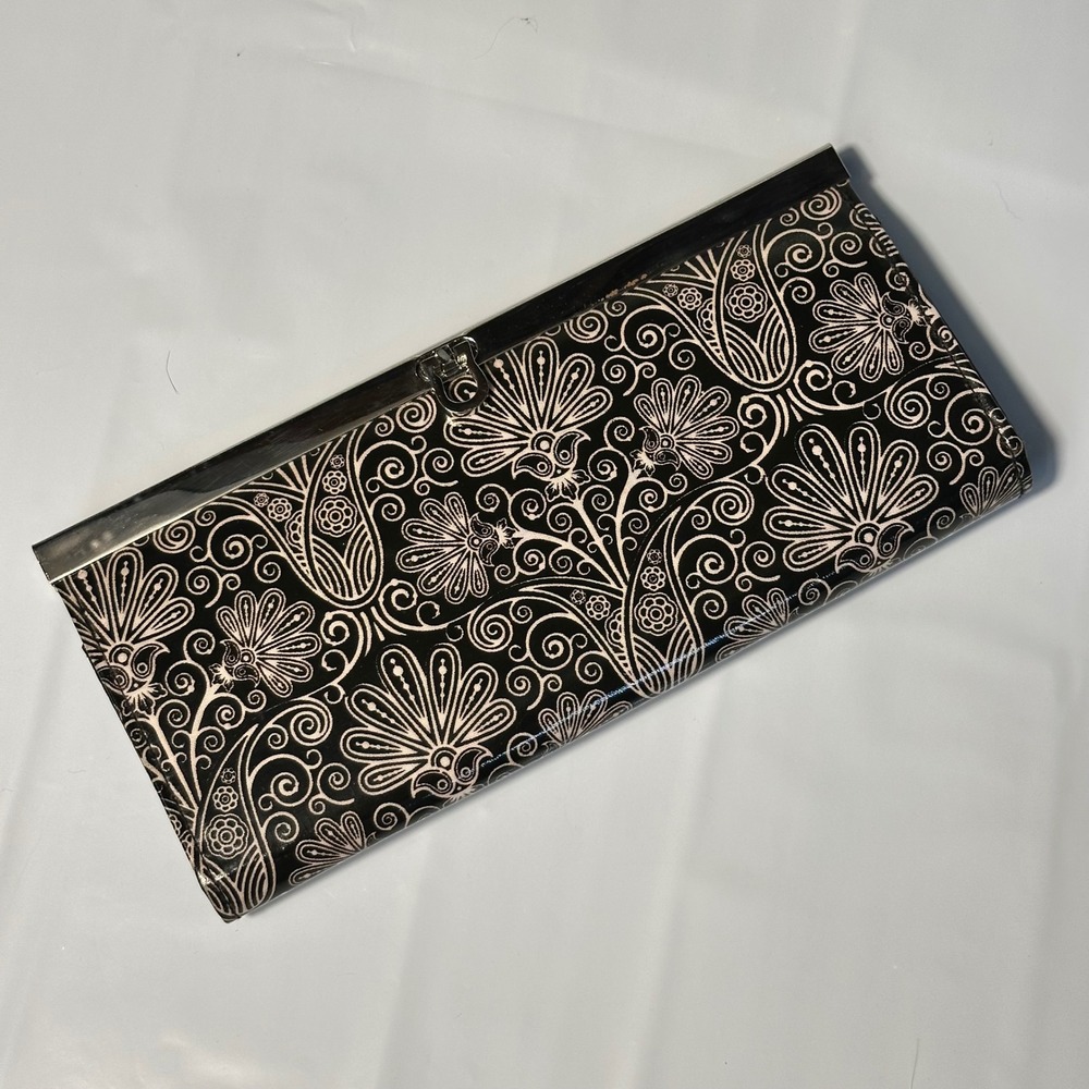 Unbranded Paisley Clutch Wallet Women OS Black White Kiss Lock Excellent